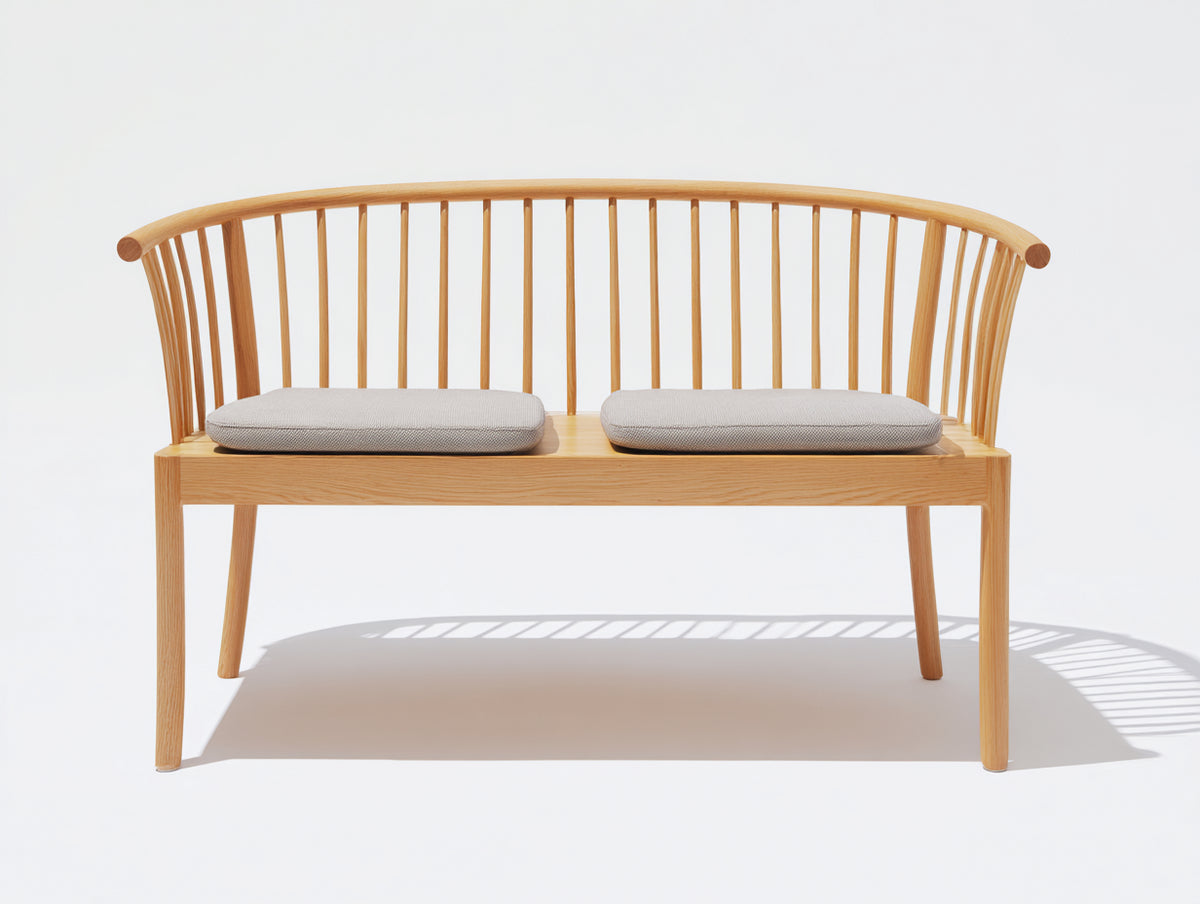 Banco de jardín de madera 150 x 60 x 85 cm - marrón natural y gris claro - respaldo curvo de listones